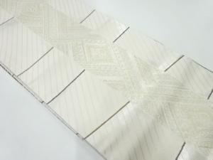 金銀糸重ね菱模様織出し丸帯